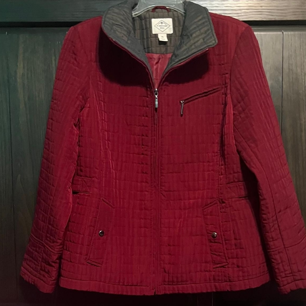 St. John's Bay Women's Quilted Burgundy Jacket